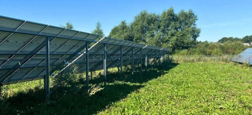 100+ kW antžeminės saulės elektrinės galinė pusė